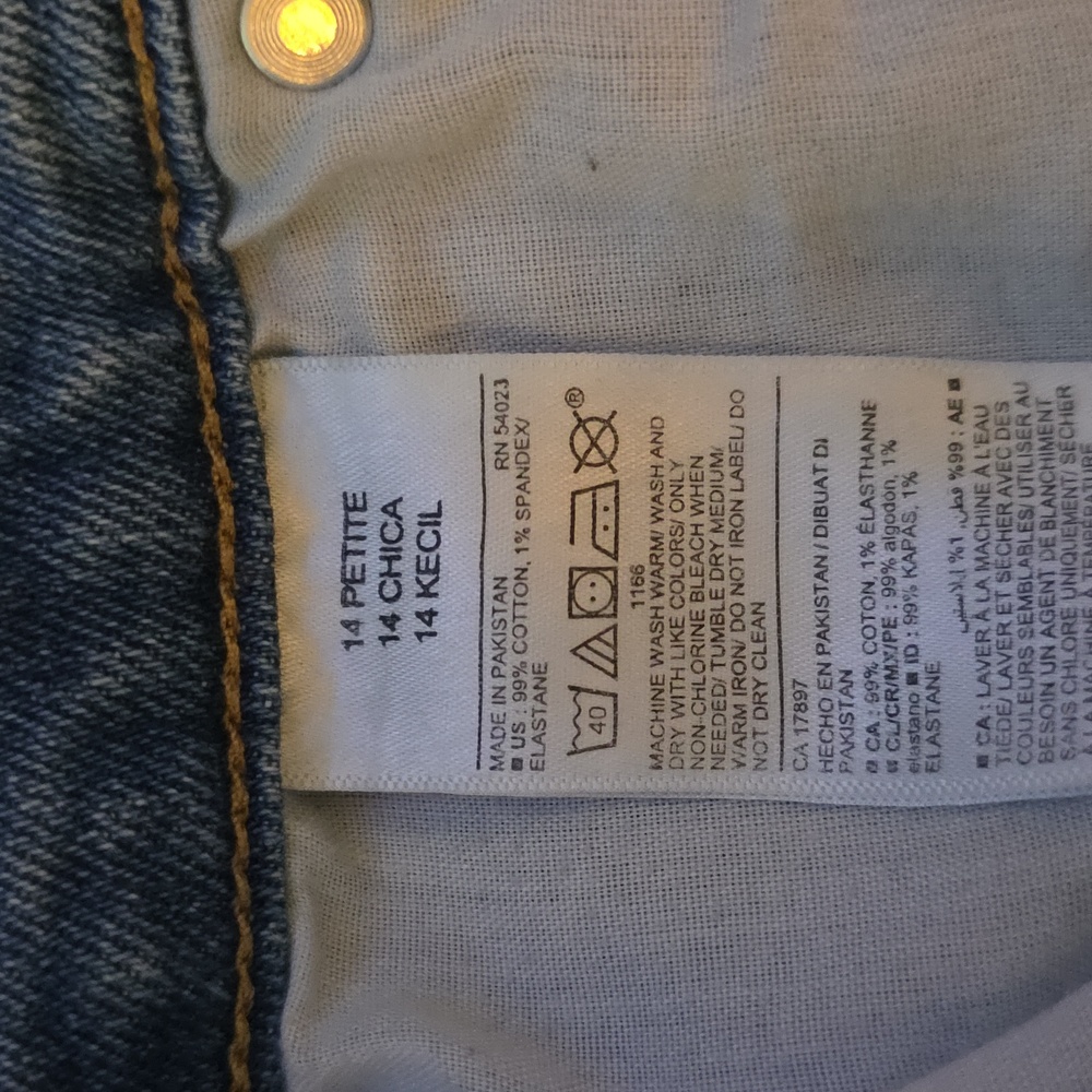 Old Navy Women's Jeans - Picture 4 of 5